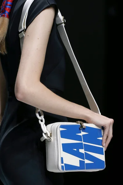Look 48